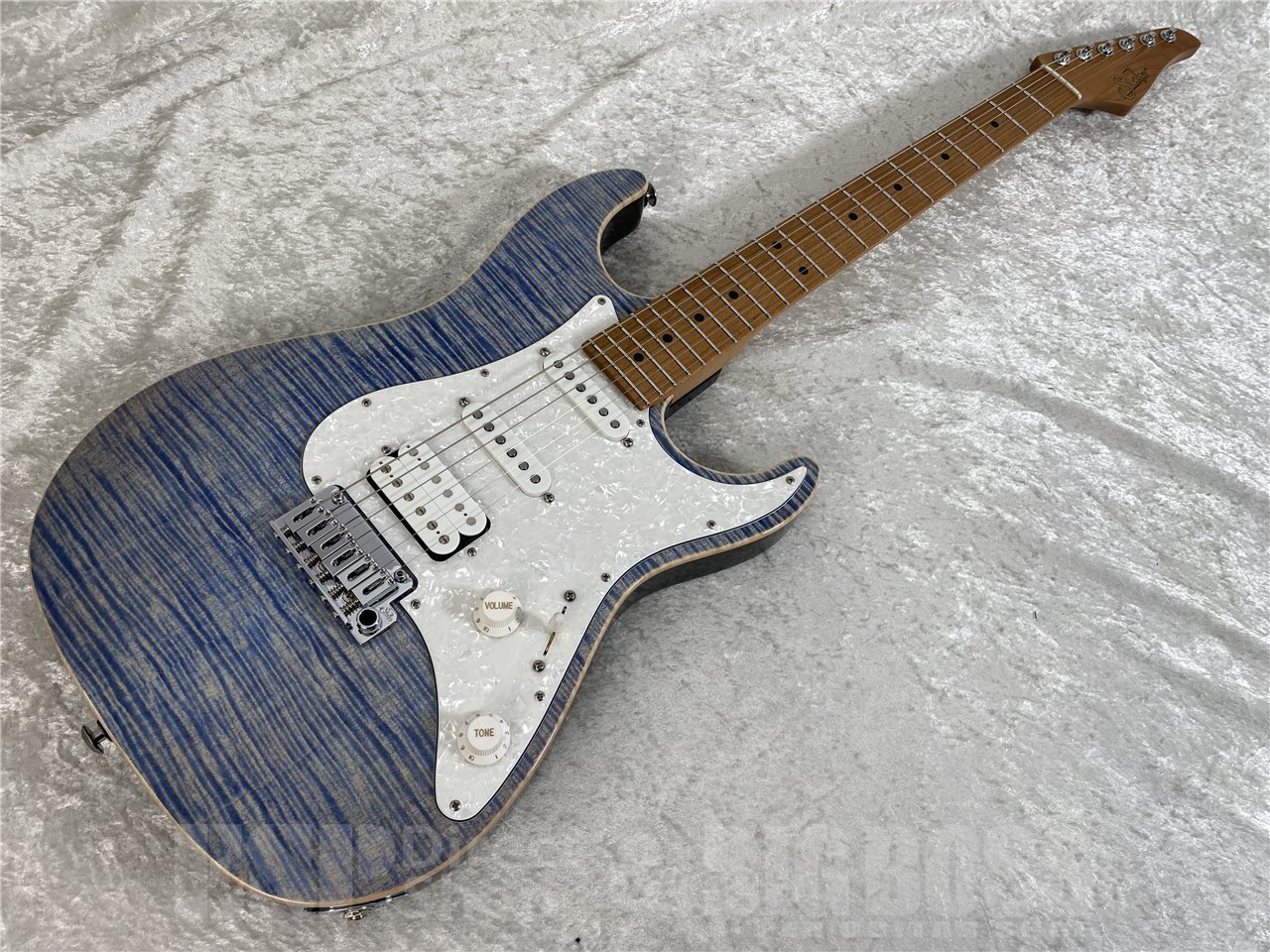 Suhr Standard Plus (Faded Trans Whale Blue Burst / Roasted Maple