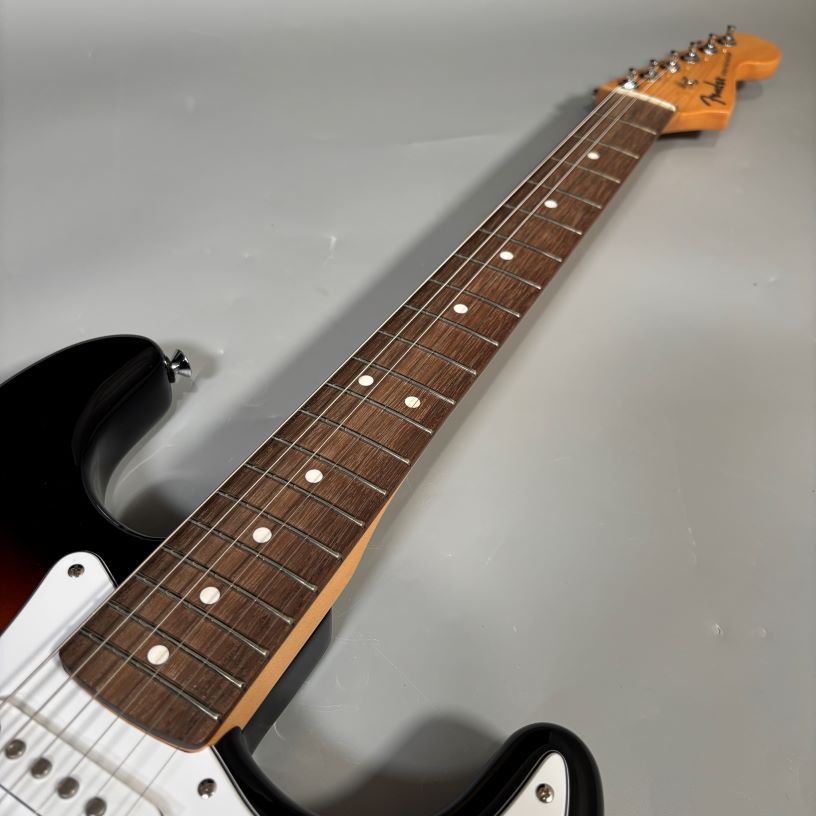 Fender Standard Stratocaster 3-Color Sunburst エレキギター