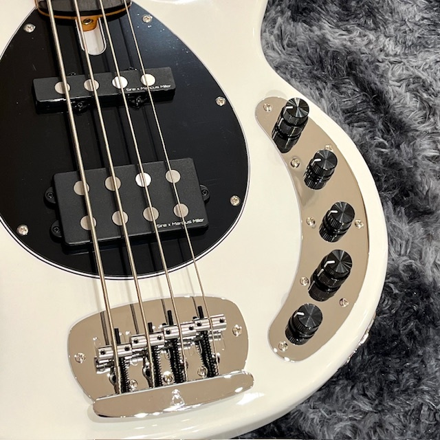 Sire Marcus Miller Z7 4-String AWH (Antique White) 4.17kg（新品