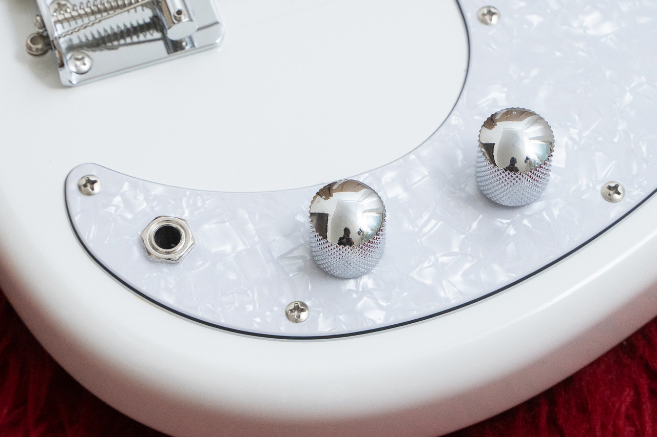 woofy basses ONE series Pup 4 White（新品/送料無料）【楽器