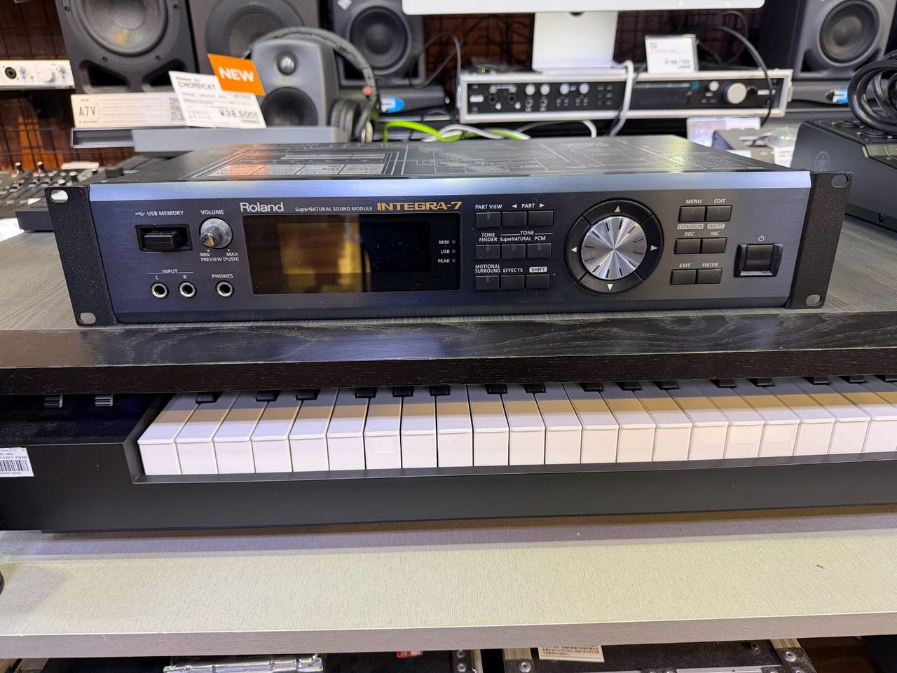 Roland INTEGRA-7【USED】（中古/送料無料）【楽器検索デジマート】