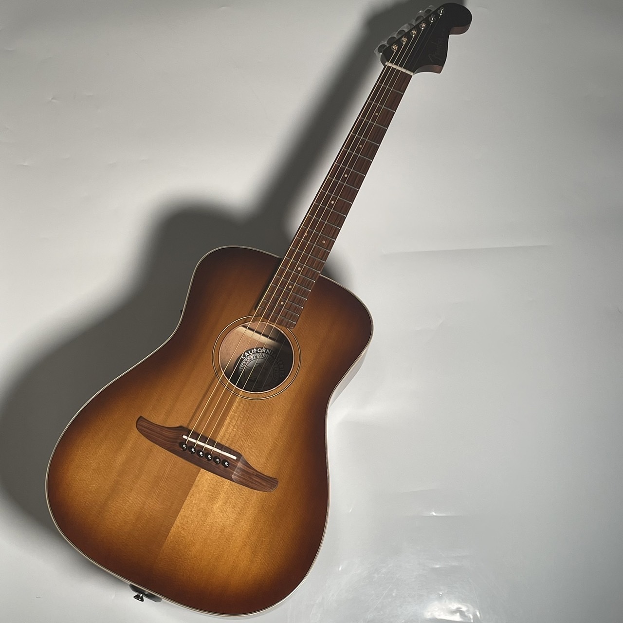 Fender Malibu Classic Pau Ferro Fingerboard（新品特価/送料