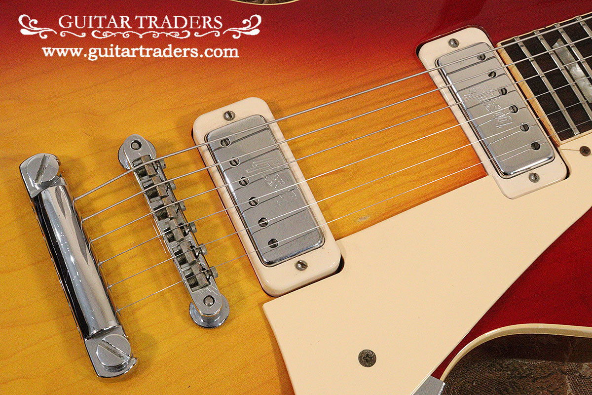 最終値下げ 洋書 GIBSON　ELECTRICS　THE　CLASSIC Gibson 1972 Les Paul Deluxe 