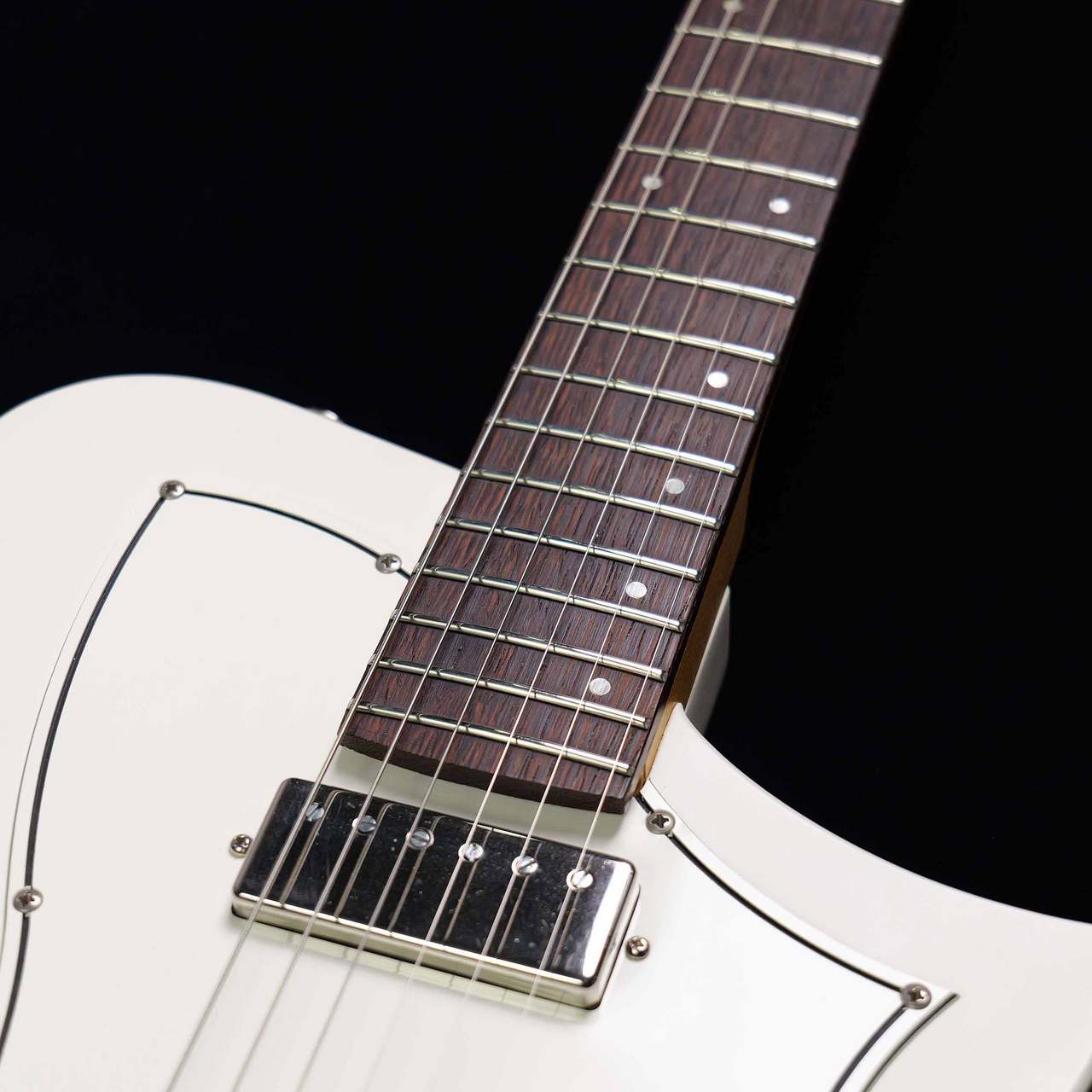Titan Guitars KR-1 CUSTOM White エレキギター 【中古】（中古/送料