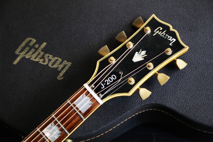 Gibson J-200 オリジナル・ハードケース付き セール期間限定価格