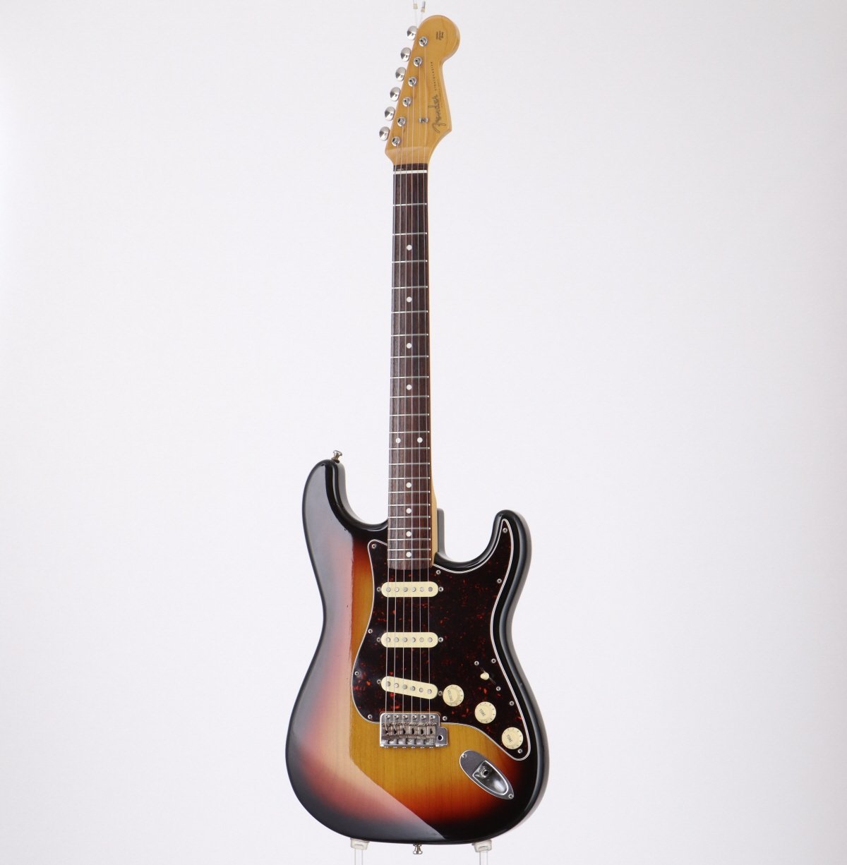 USA製ピックアップ搭載！ Fender Japan ST62-70US