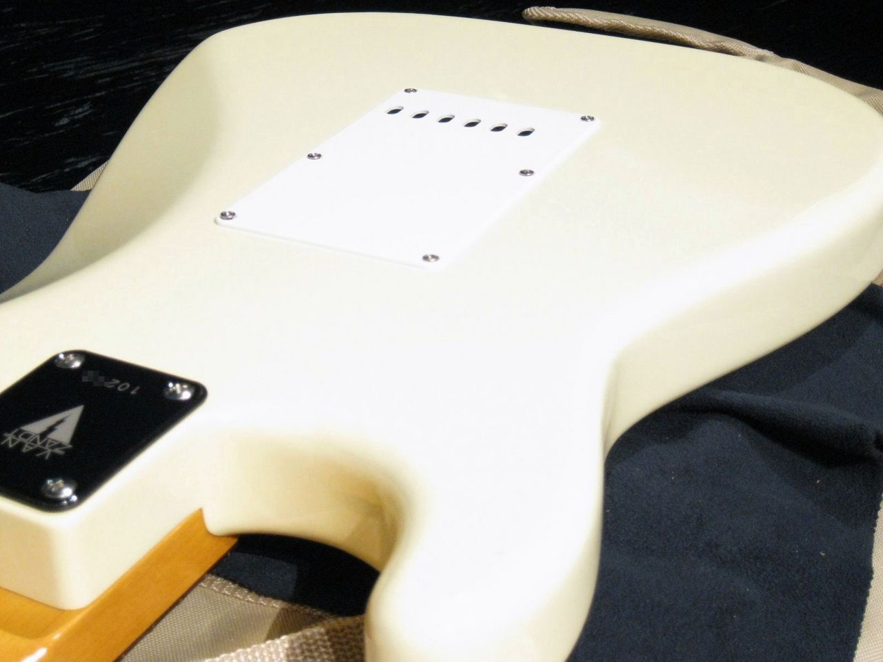 Vanzandt STV-70R / Vintage White（新品/送料無料）【楽器検索