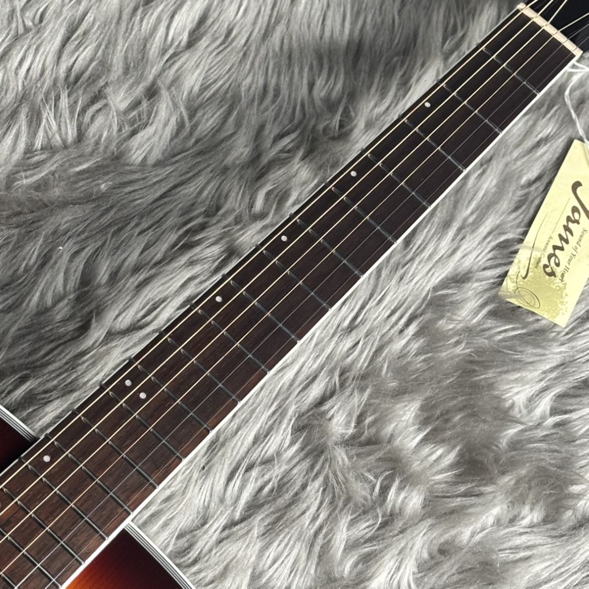 【セブン】JAMES  J-300D NAT  ソフトカバー付き Amazon.co.jp: James J-300D NAT Acoustic Guitar with