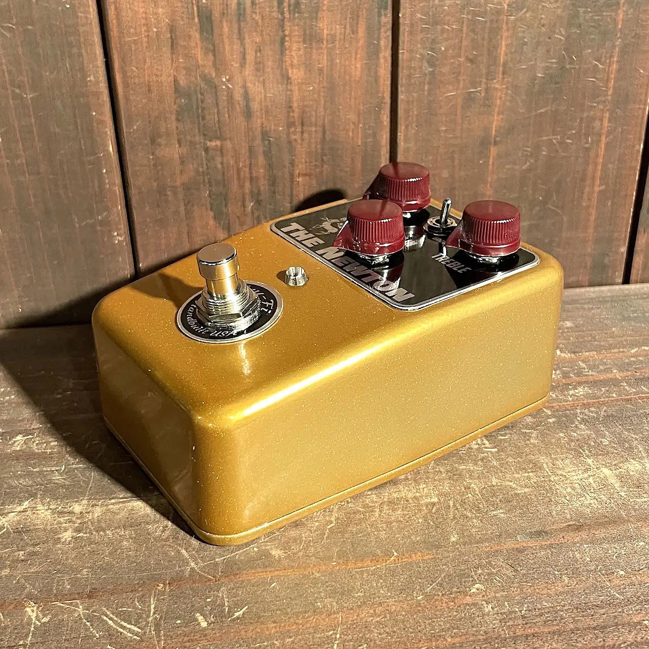 Tru-Fi THE NEWTON ギターエフェクター ゴールド Tru-Fi Newton【即納可能】（新品/送料無料）【楽器検索デジマート】