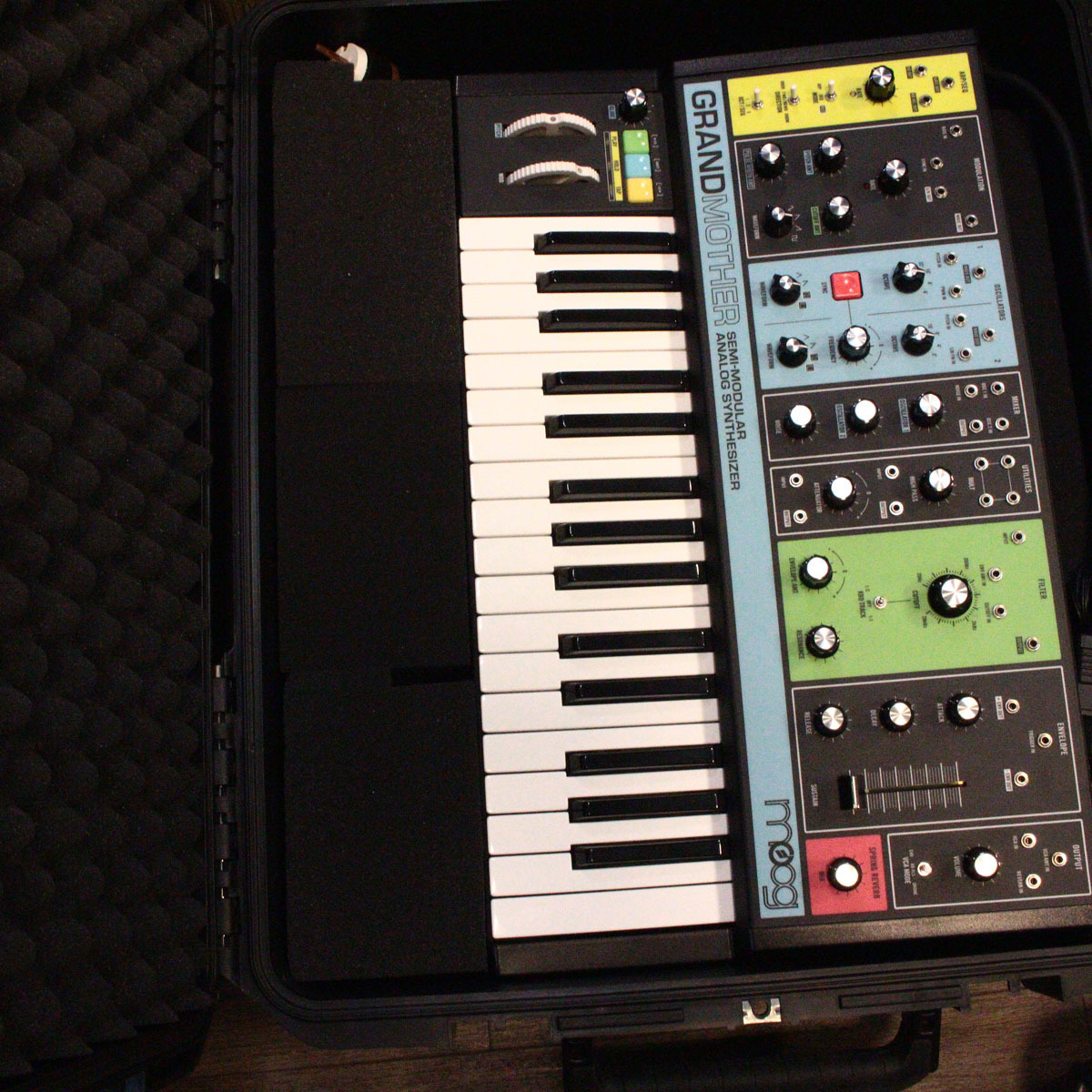 Moog Grandmother 【渋谷店】（中古/送料無料）【楽器検索デジマート】