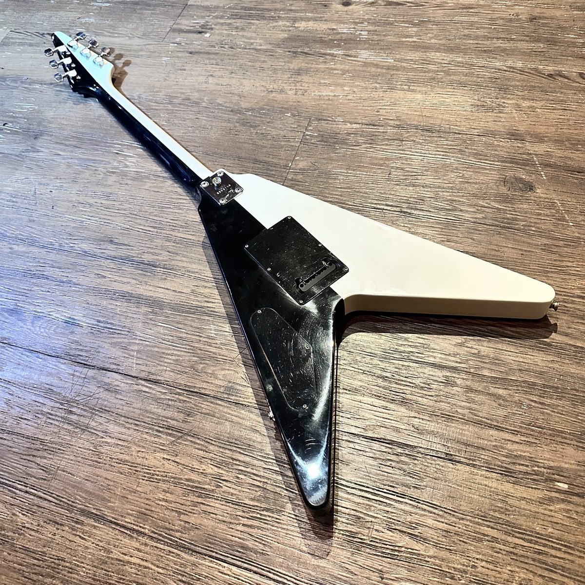 Morris Hurricane Vivian Black White 1980s V Style Electric Guitar
