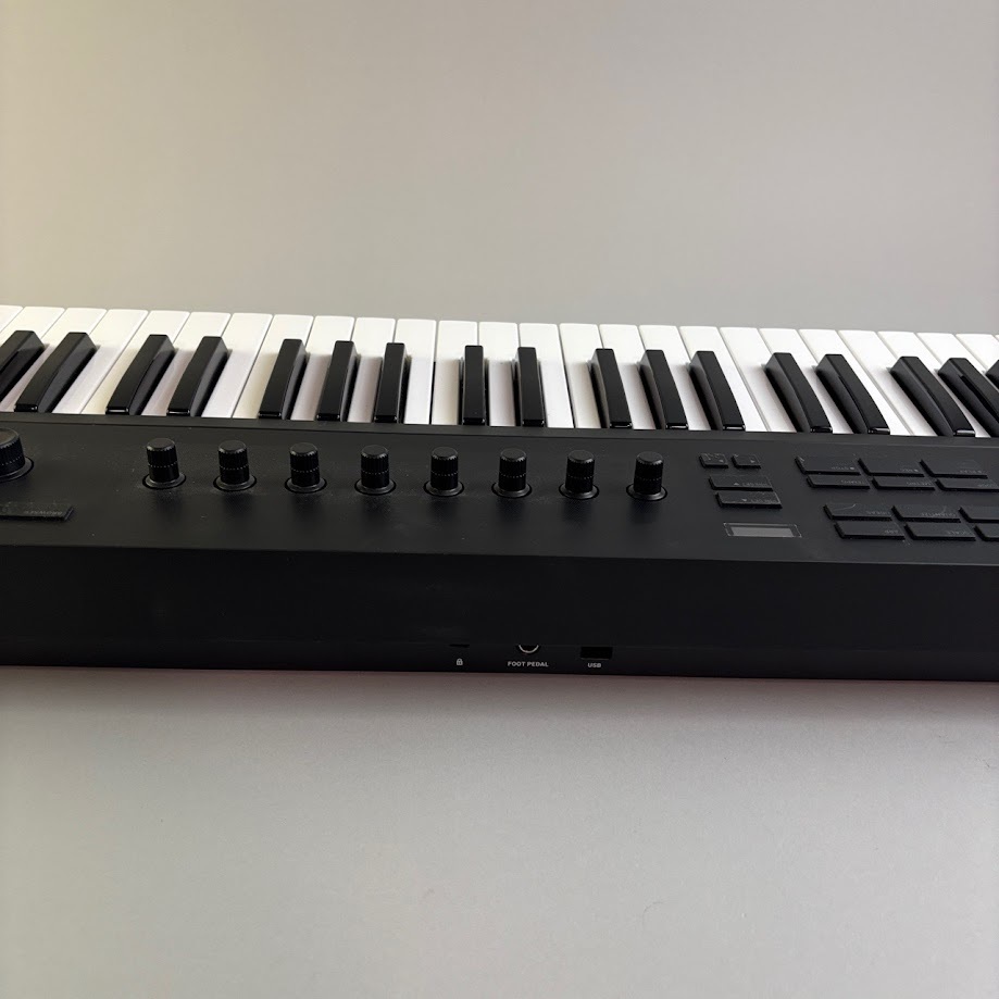 NATIVE INSTRUMENTS KOMPLETE KONTROL A61（中古/送料無料