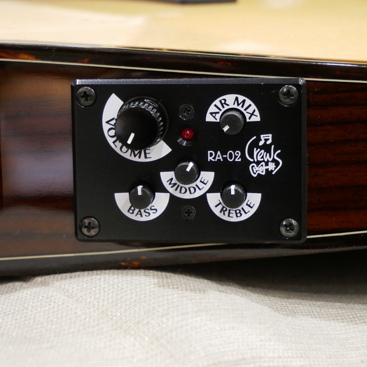 Crews Maniac Sound EG-1500C / Natural 【抜群の演奏性を誇る