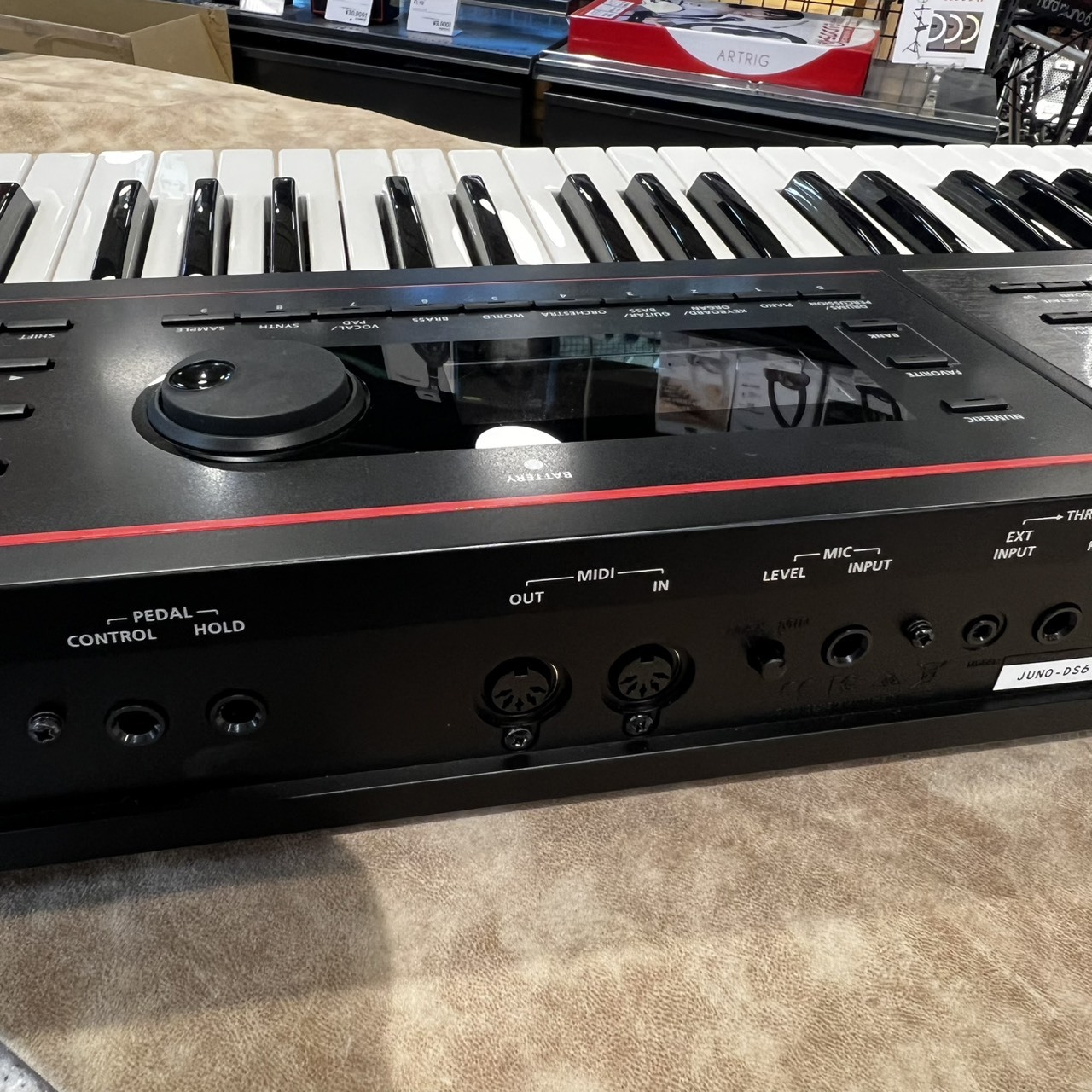 Roland 【中古】Roland JUNO-DS61 純正ケース付き！（中古/送料無料