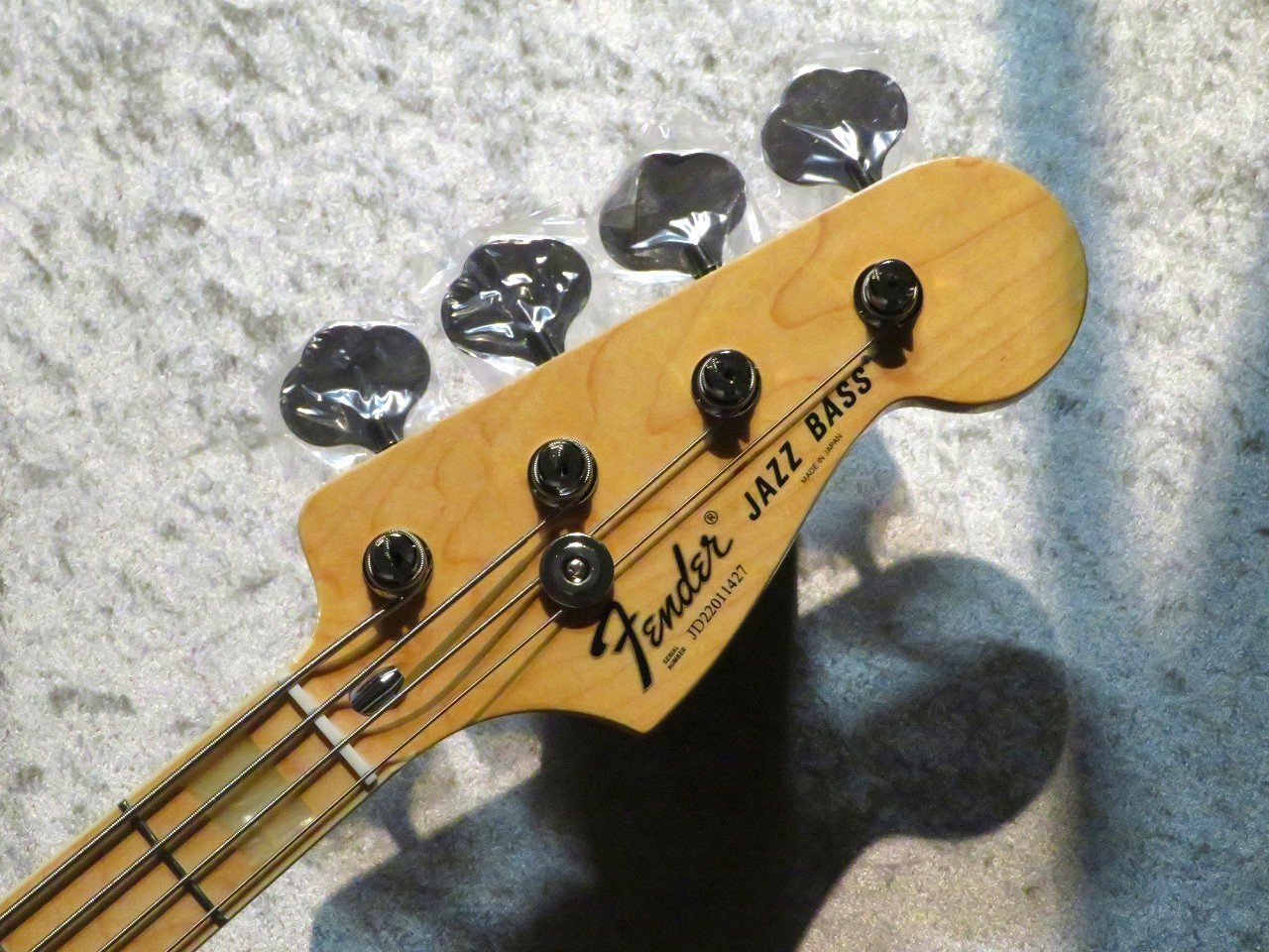 Fender 【軽量】Made in Japan Limited International Color Jazz Bass