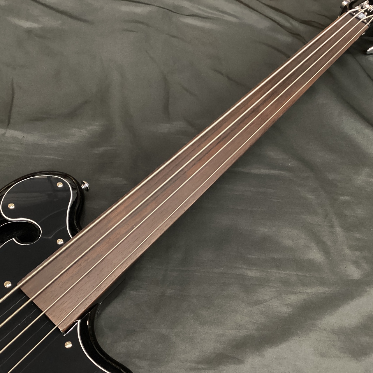 Eastwood EEB-1 Bass Guitar – Eastwood Guitars