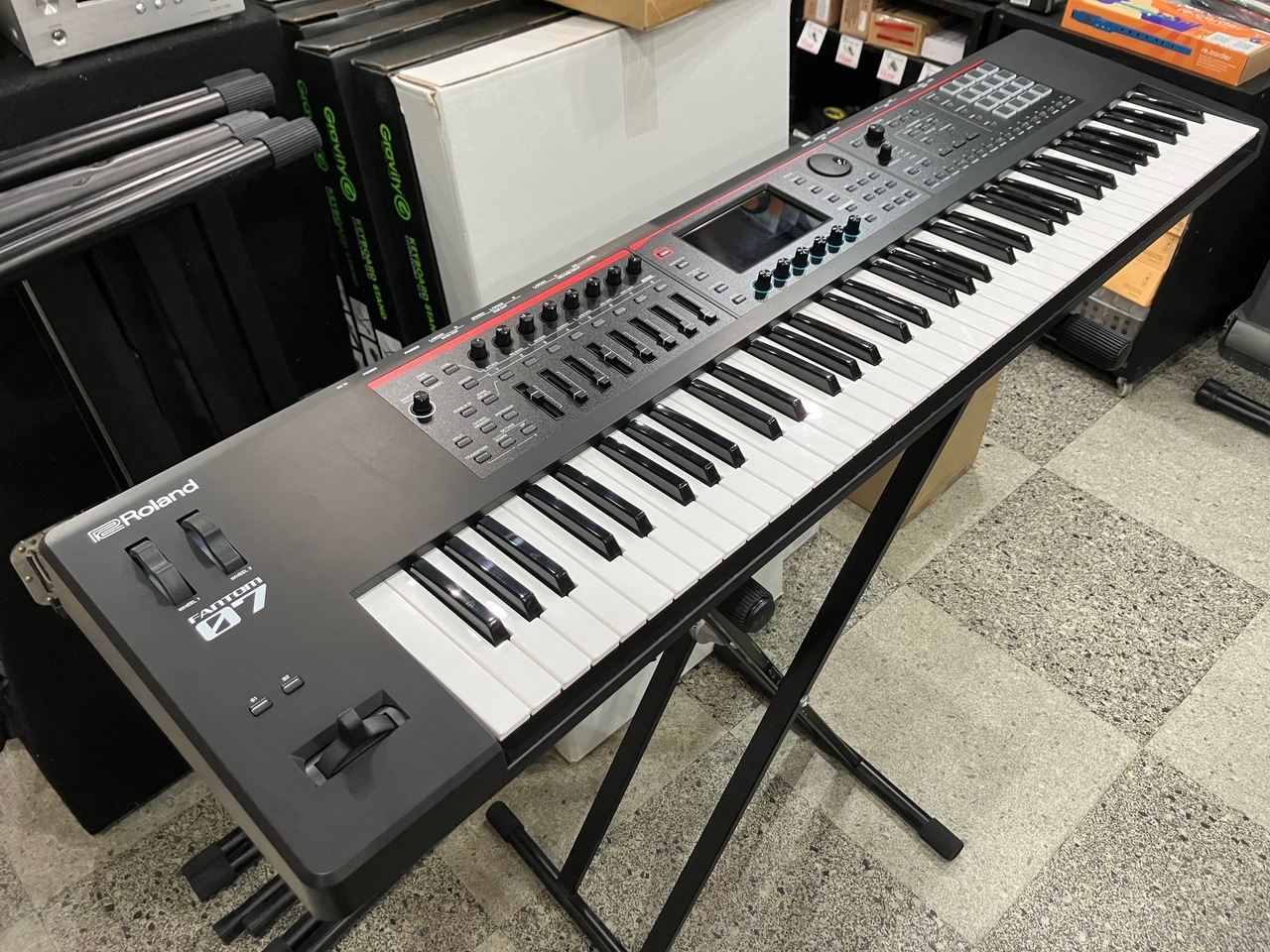 Amazon | ローランド ROLAND FANTOM-07 MUSIC WORKSTATION