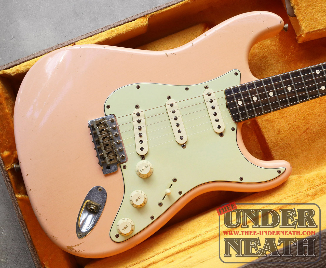 ストラトキャスター　タイプ　ピンク　レリック仕様 Fender Custom Shop 1962 Stratocaster Relic (Shell Pink/R)（中古