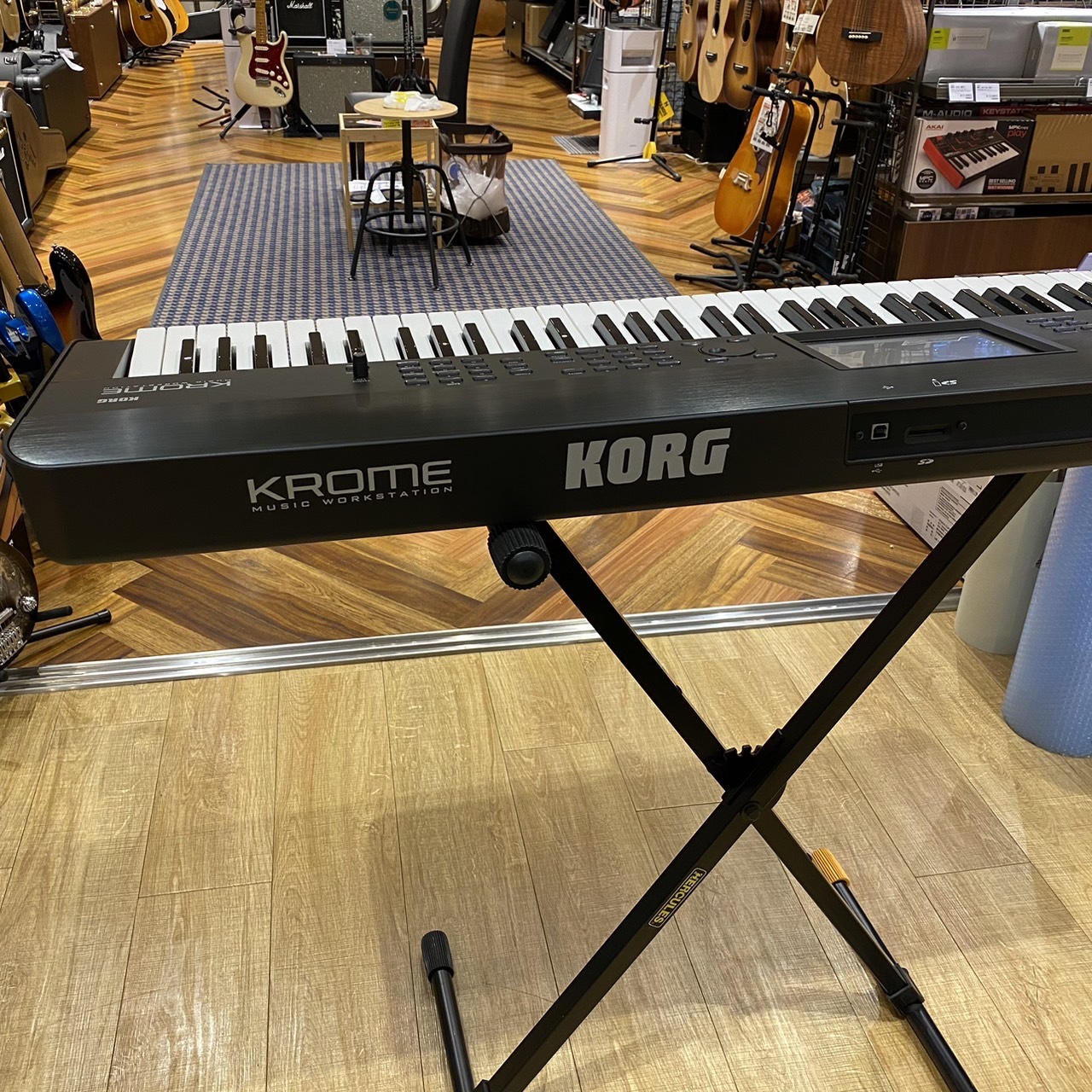 KORG KROME 73 73鍵キーボードシンセサイザー【現物画像】（中古/送料