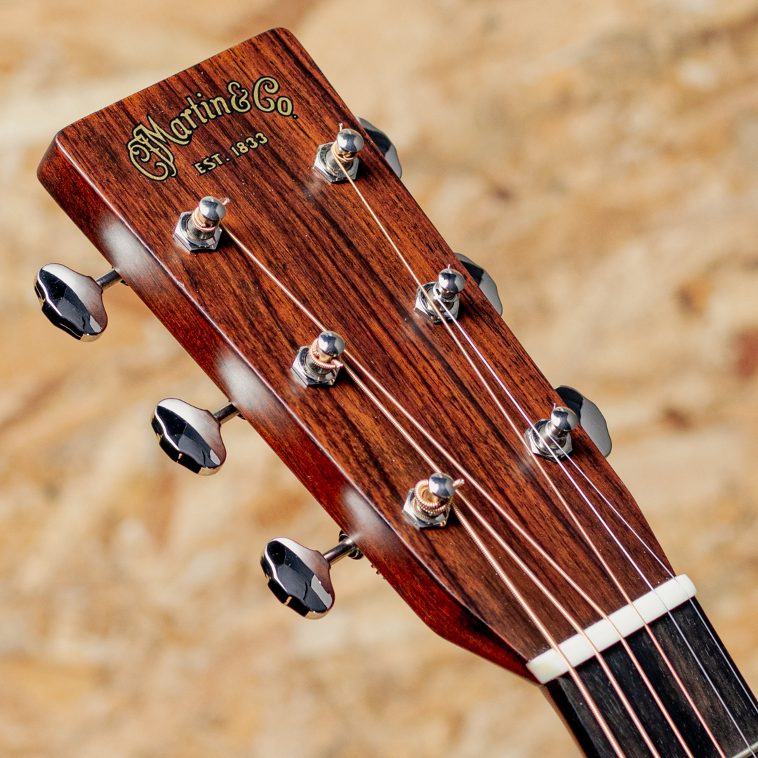 Martin D-28 Satin Amberburst（新品特価）【楽器検索デジマート】