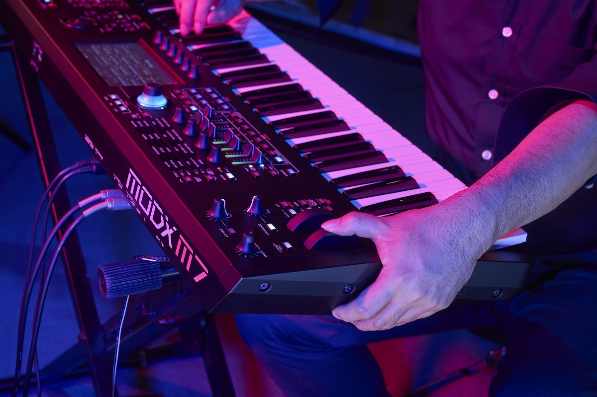 YAMAHA MODX M8 [Z型キーボードスタンド＆アクセサリーセット！] 88鍵