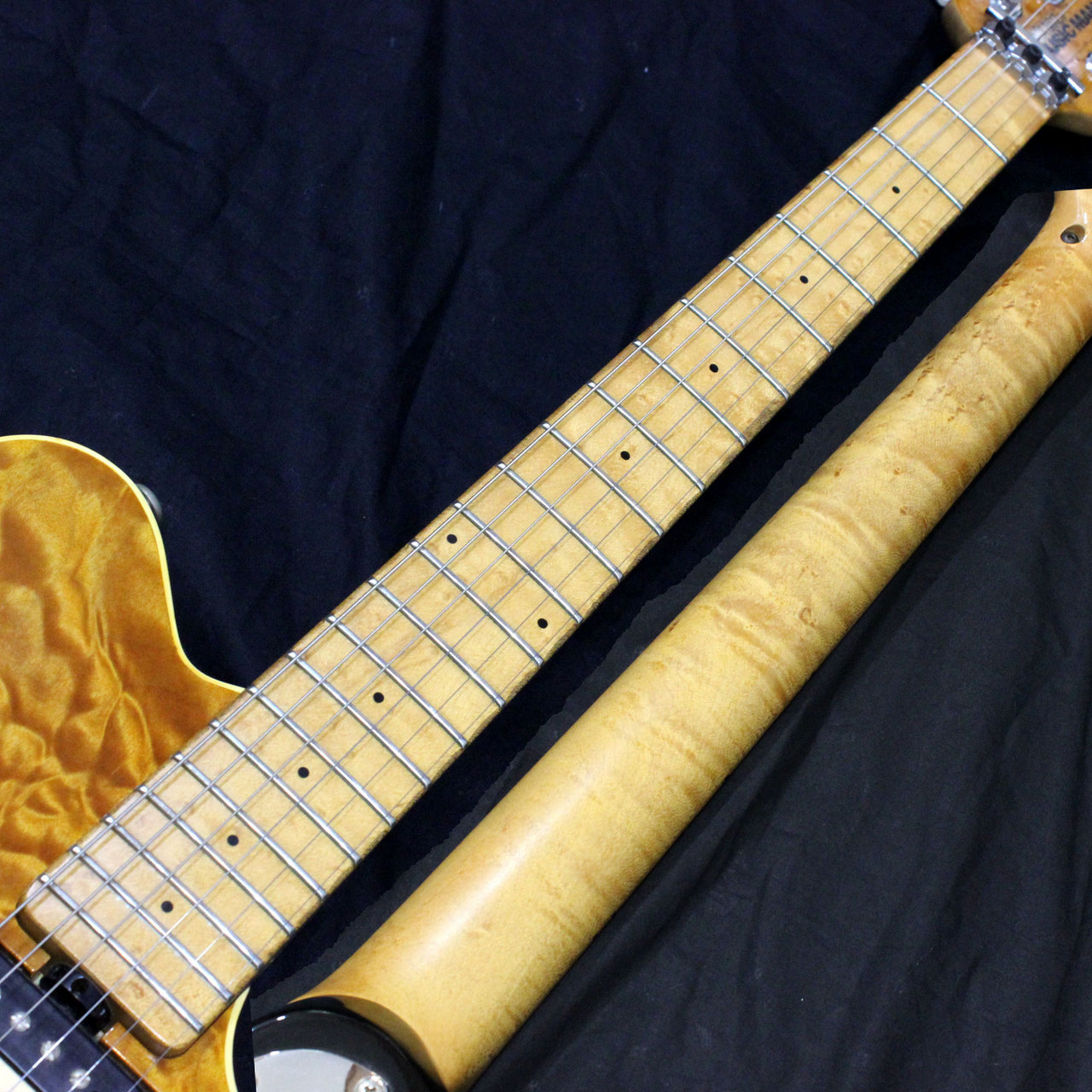 MUSIC MAN AXIS EX 初期ハイエンドギターズ 期 HI-END GUITARS Trans Gold アクシス EX  1996年製です。（中古）【楽器検索デジマート】