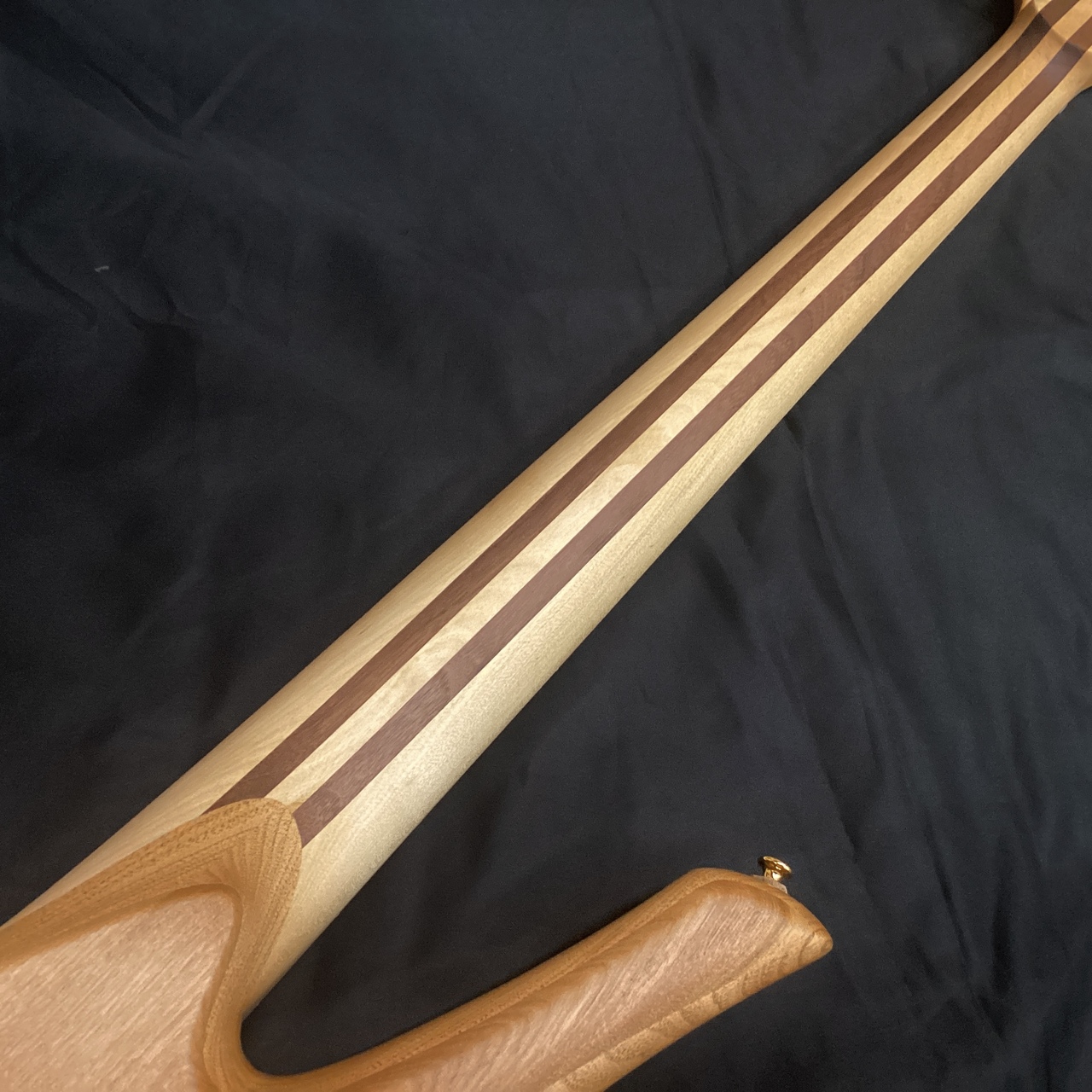 PLEK済 ホンマホ使用5弦ベース PLEK済 ホンマホ使用5弦ベース PLEK済 ホンマホ使用5弦ベース