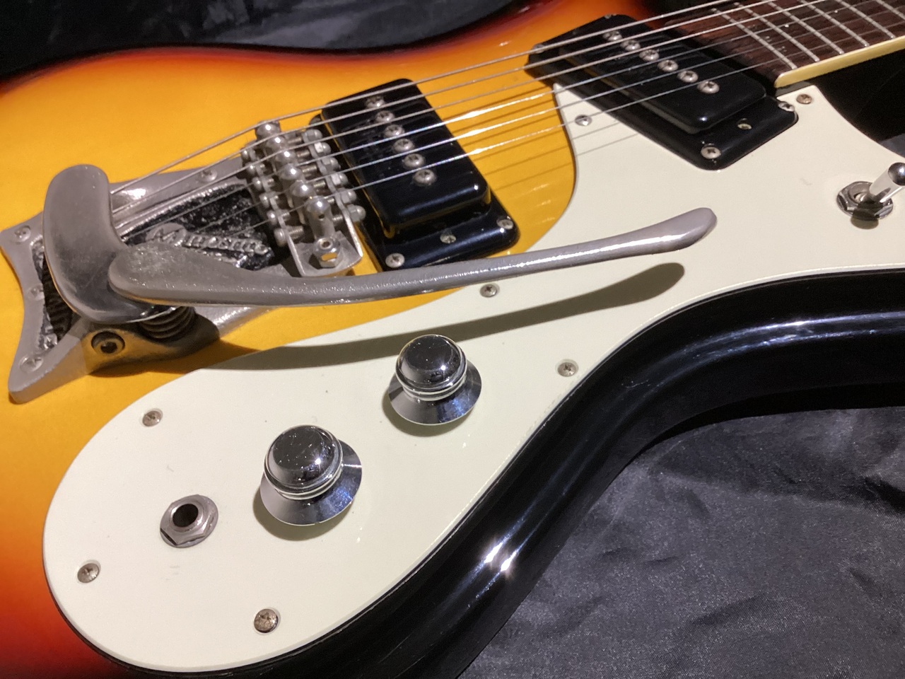 Mosrite THE VENTURES MODEL / Sunburst（中古）【楽器検索デジマート】