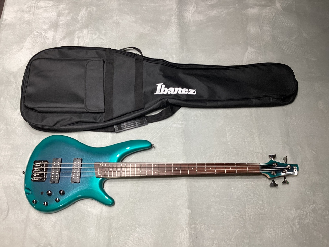 Ibanez SR300E-CUB（B級特価）【楽器検索デジマート】