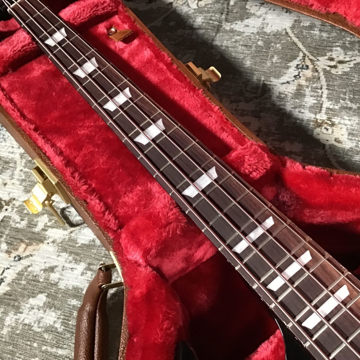 Gibson SG Standard Bass Ebony w/HardCase 3.49kg  #209330154（新品/送料無料）【楽器検索デジマート】