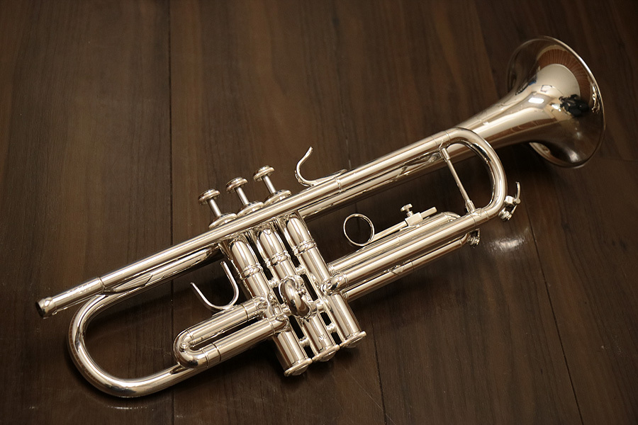 Bach バック TR-200S B♭トランペット 【1年保証】 【名古屋栄店