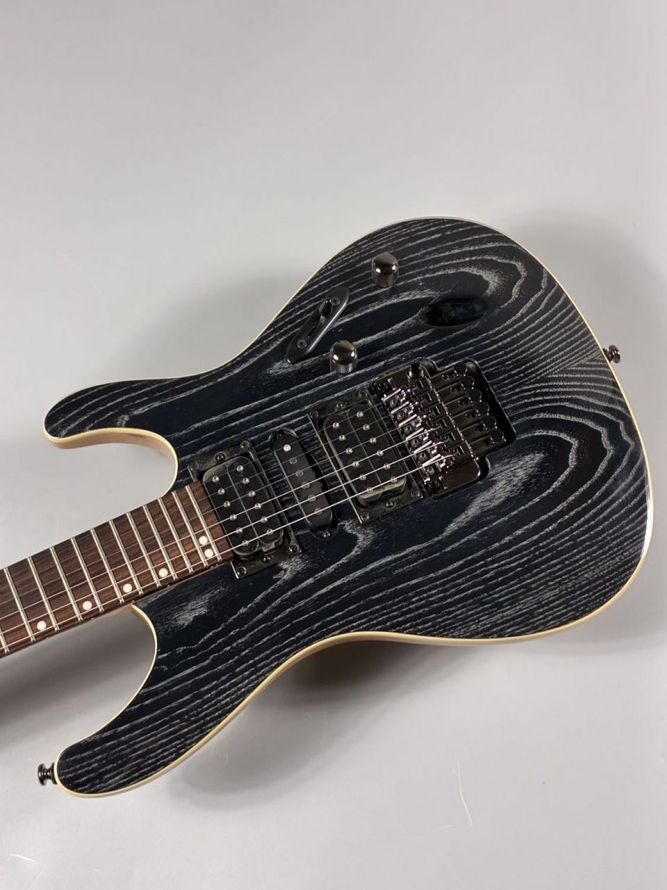 Ibanez 日本未発売 海外モデル S570AH SWK Silver Wave Black【現物