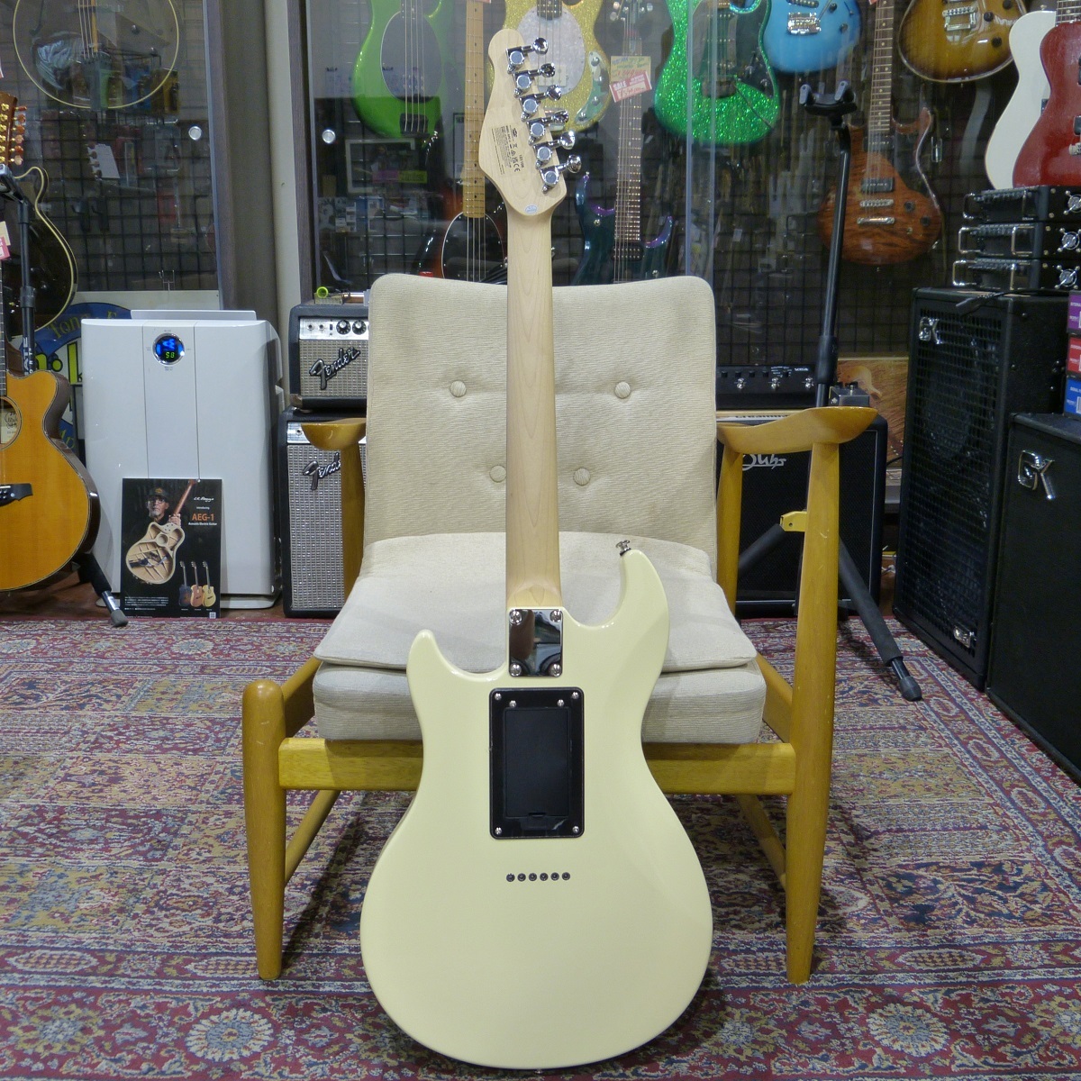 VOX APC-2 / White 【アンプ・エフェクト・リズムマシン内蔵ミニギター