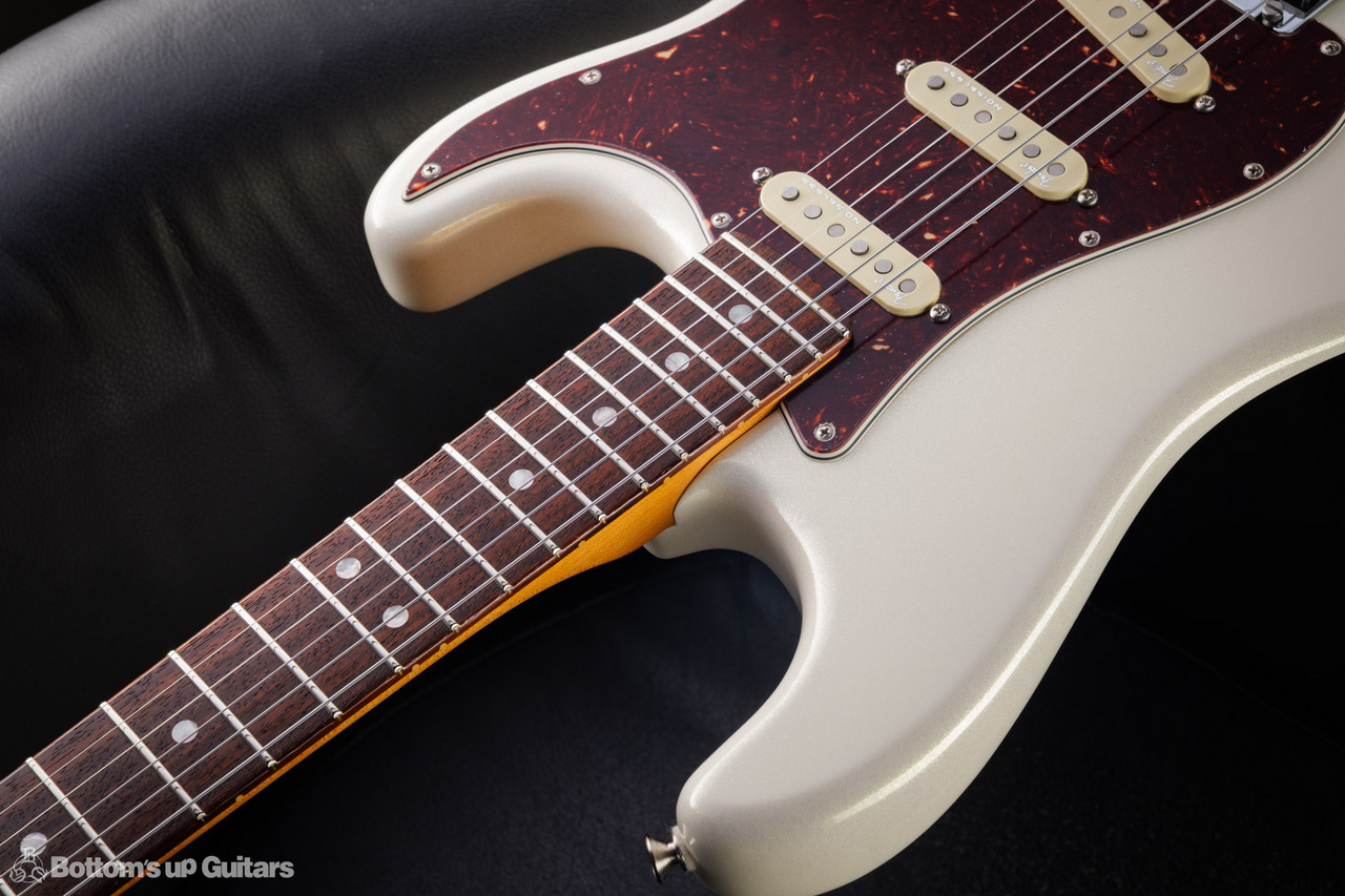 Fender - USA - 2019 - American Ultra Stratocaster - Arctic