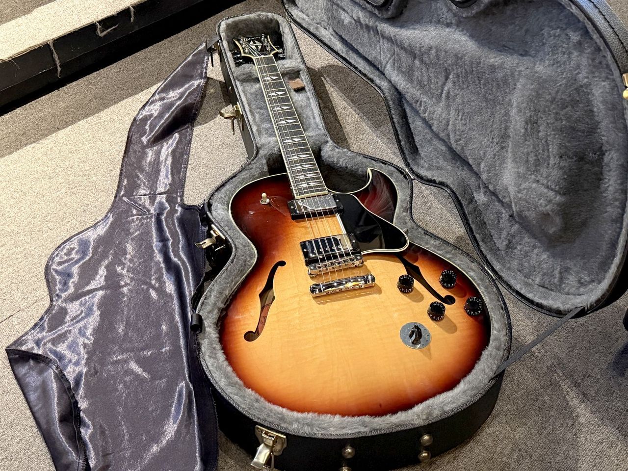 ギブソン　es137 custom Gibson Memphis ES-137 Custom（中古）【楽器検索デジマート】