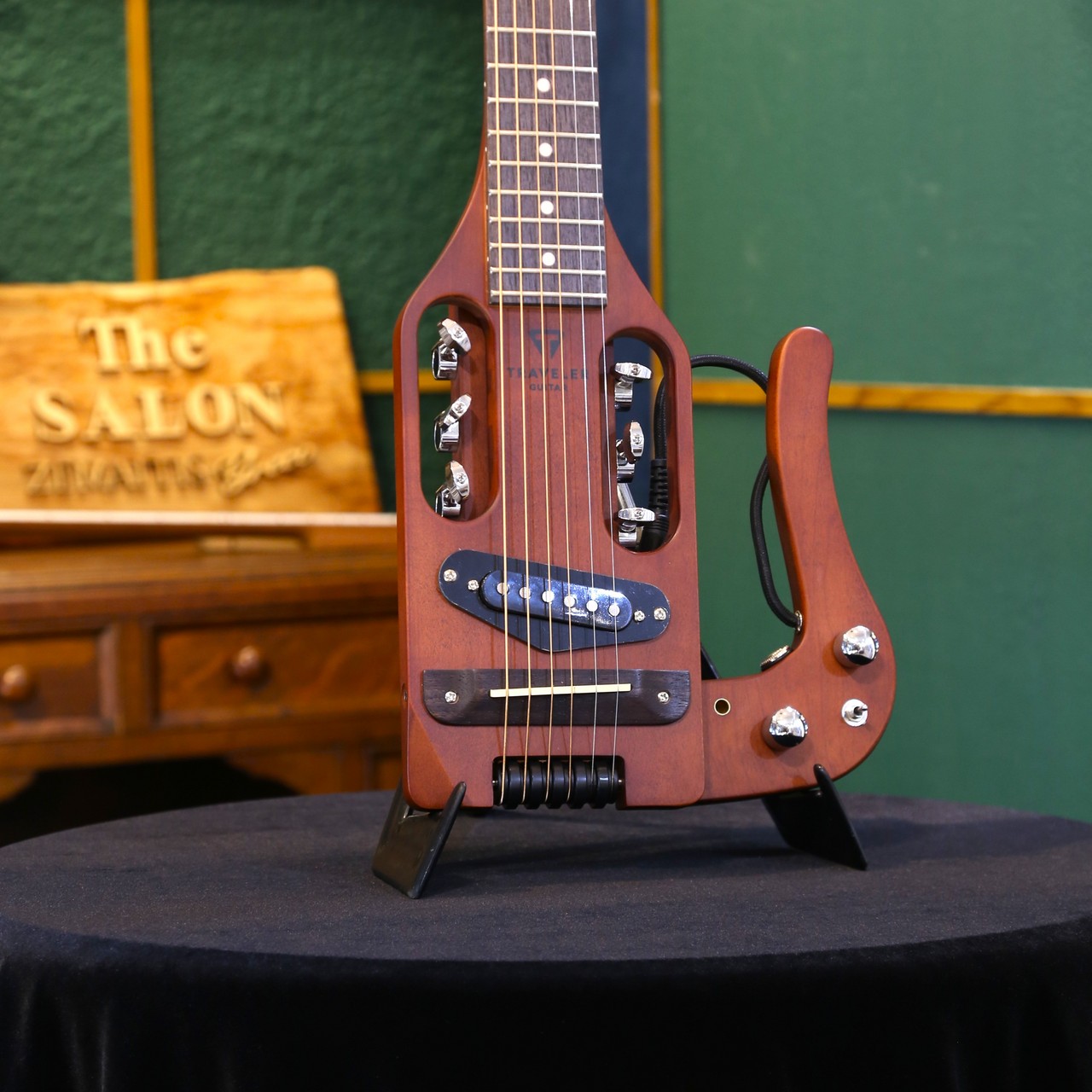 Traveler Guitar アウトレットセール Pro-Series, Antique Brown（新品
