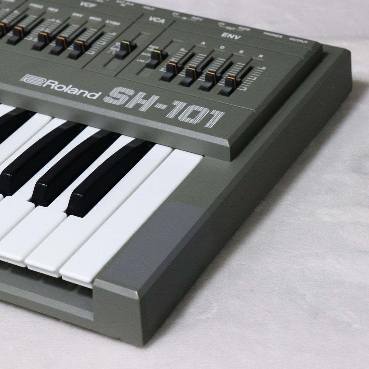 Roland SH-101 アナログシンセサイザー 専用ケース付き Roland SH-101 【梅田店】（中古/送料無料）【楽器検索デジマート】