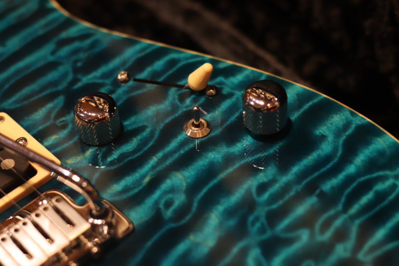 TOM ANDERSON Drop Top Short Deep Bora Bora with Binding , Natural