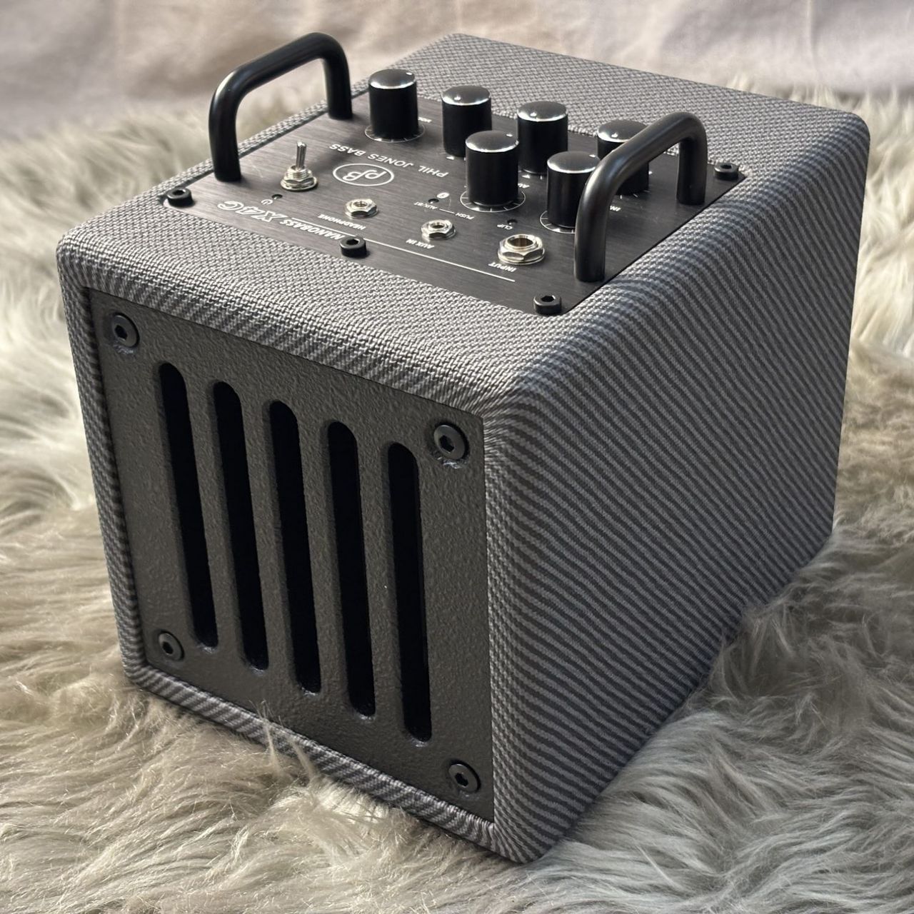 Phil Jones Bass X4C Black Tweed (ブラックツイード) ベースアンプ