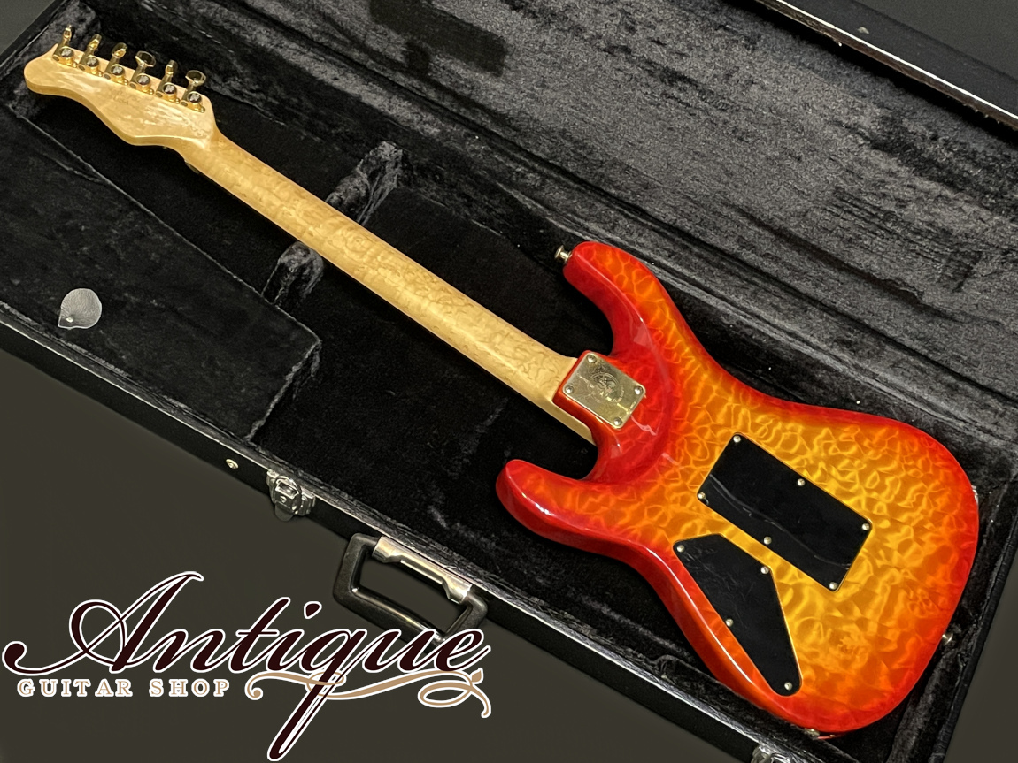 Valley Arts Custom Pro USA 1996 Fireburst M-Head w/1P Quilt Body 