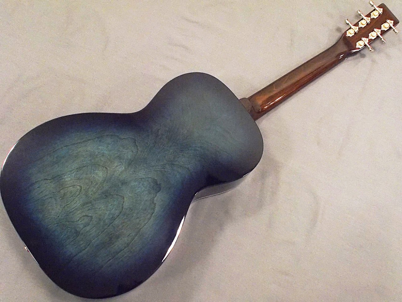 Art&Lutherie Roadhouse Q-Discrete Indigo Burst HG (High-Gloss)（B