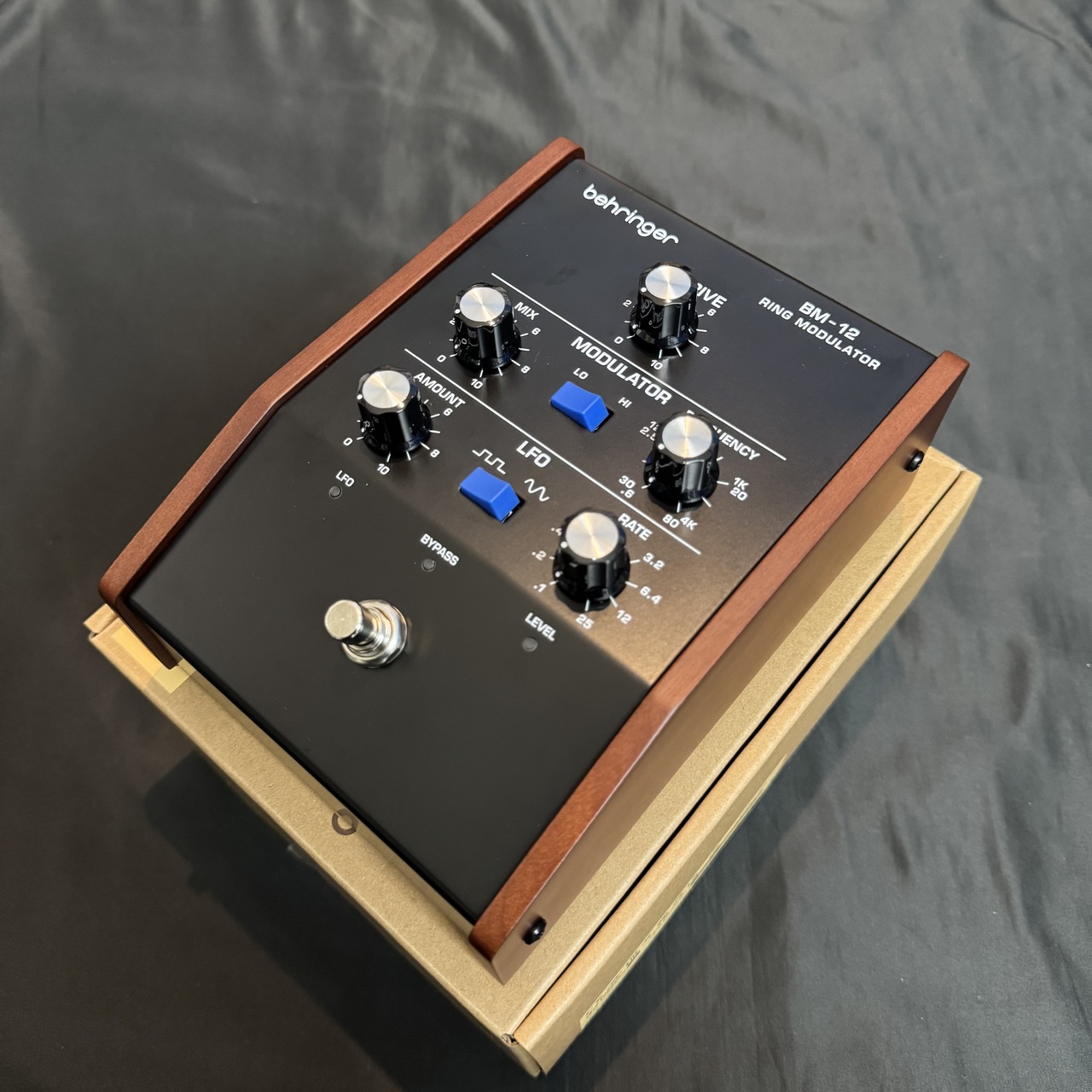 Behringer BM-12 Ring Modulator リングモジュレータ Behringer BM-12 Ring Modulator リングモジュレータ