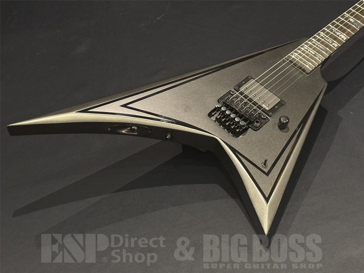 EDWARDS E-ALEXI BLACKY/ Metallic Black Satin with Gloss