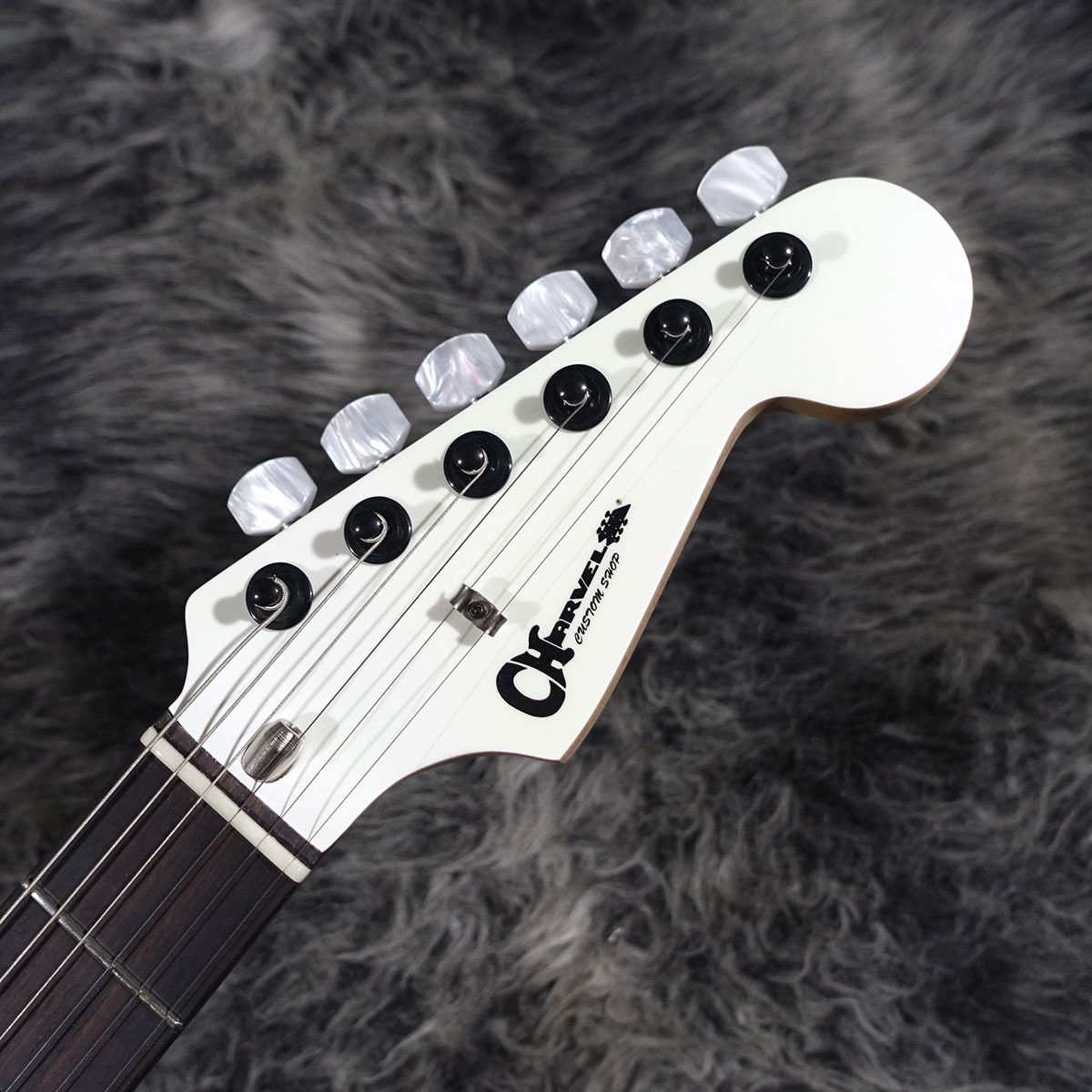 Charvel Jake E Lee USA Signature Pearl White with Lavender Hue Charvel Jake E Lee USA Signature Pearl White with Lavender Hue