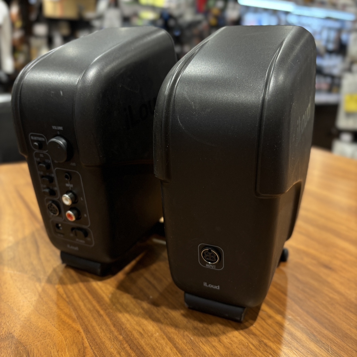IK Multimedia iLoud Micro Monitor 小型リファレンス・モニター