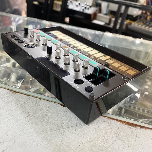 KORG volca fm FMシンセサイザー　中古 KORG : volca fm | FM音源搭載のデジタルFMシンセサイザー