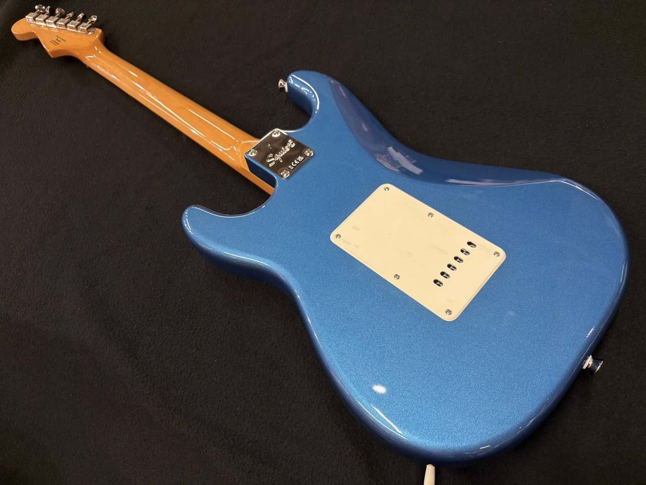 水色のSquier ストラト美品 Squier by Fender Affinity Series Stratocaster Junior HSS Ice