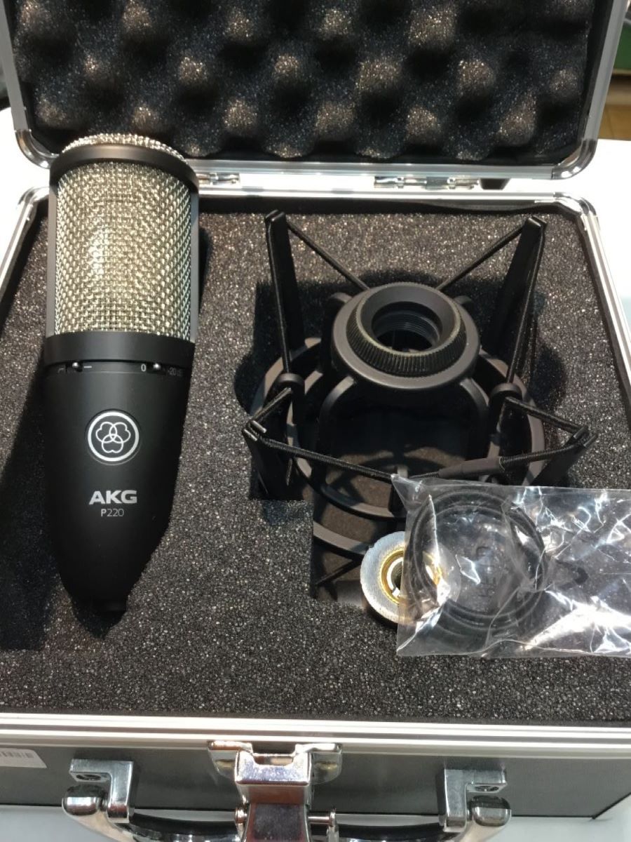 AKG P220　コンンデンサーマイク中古