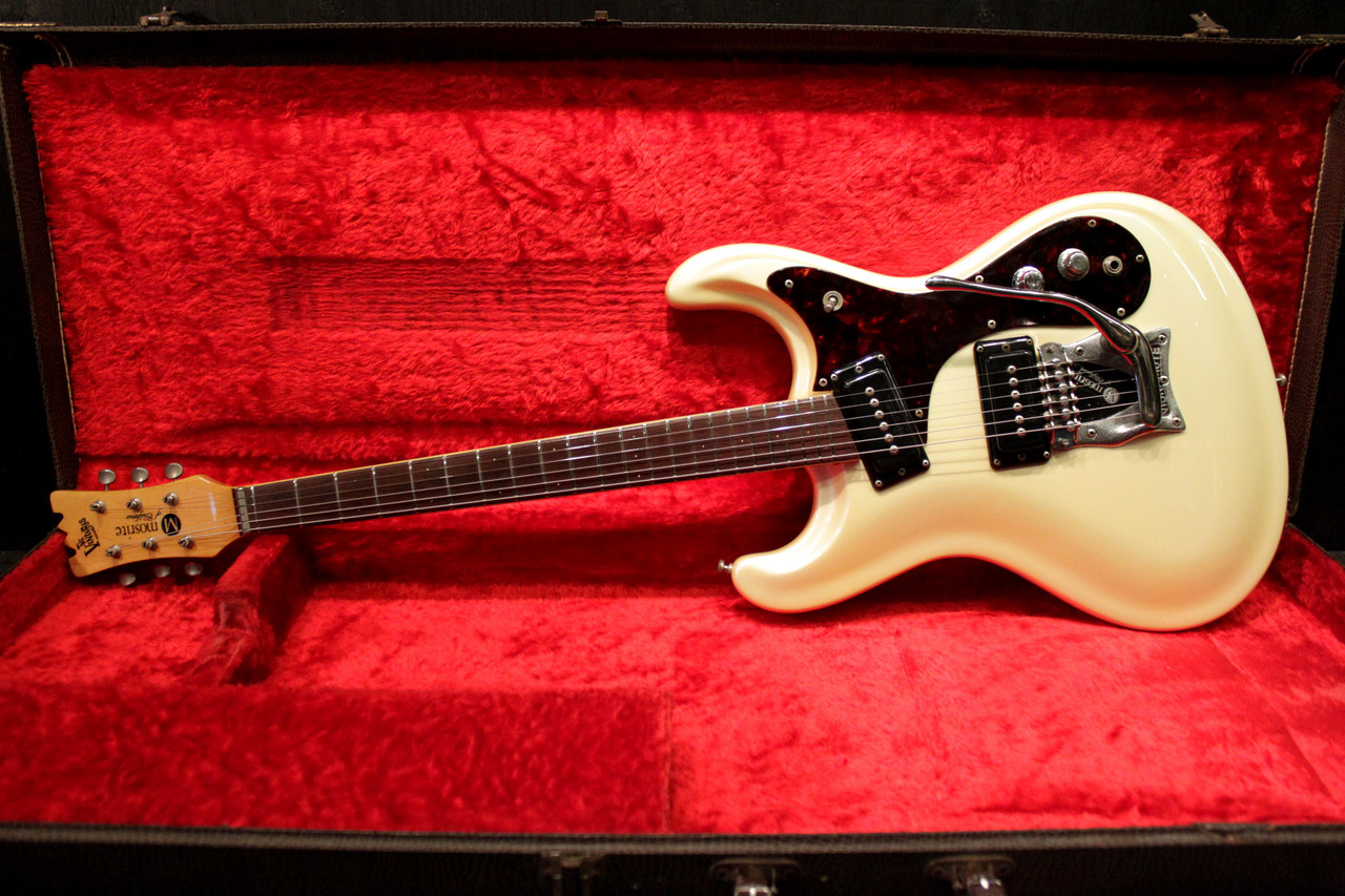 Mosrite Mark I The Ventures Model Vibramute Refinish Pearl White  1965（ビンテージ）【楽器検索デジマート】