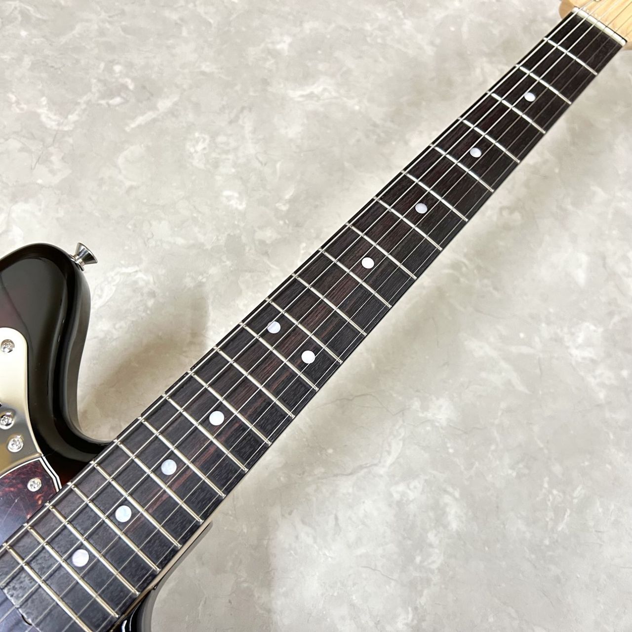 Fender Made in Japan Traditional 60s Jaguar Rosewood Fingerboard 3